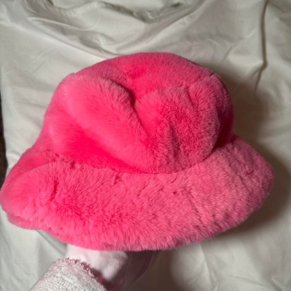 hot pink faux fur hat